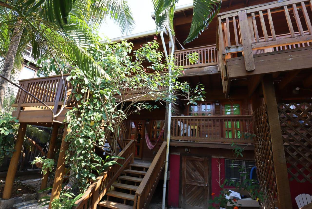 Seabreeze Inn West End Exterior foto